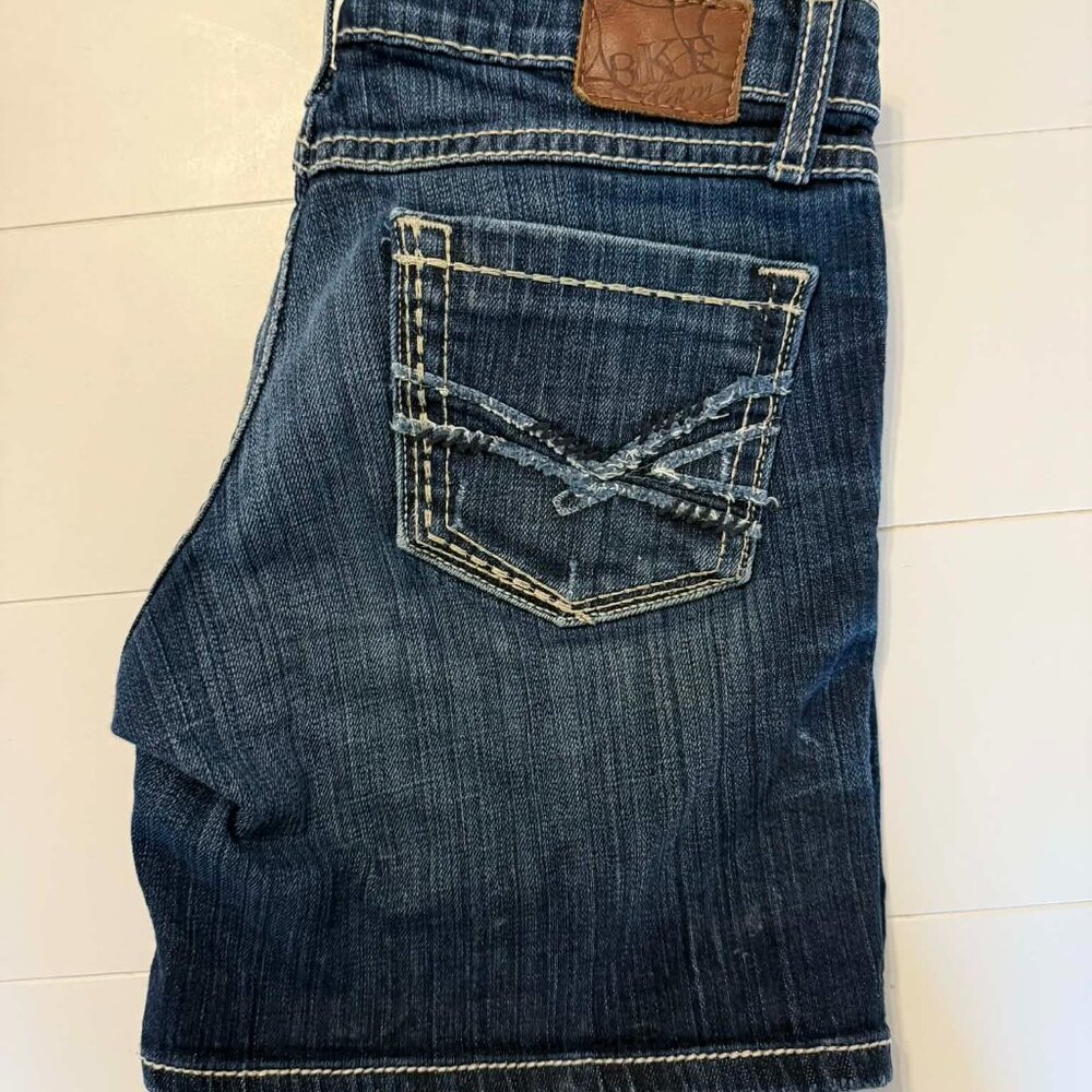 BKE Sabrina Jean Shorts | Buckle Denim | Style BK27110 | Size 27 | $125 Retail